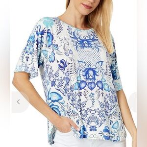 Johnny Was Farrow Oversized Cropped Tee in Blue & White Placed Pattern Sz. S